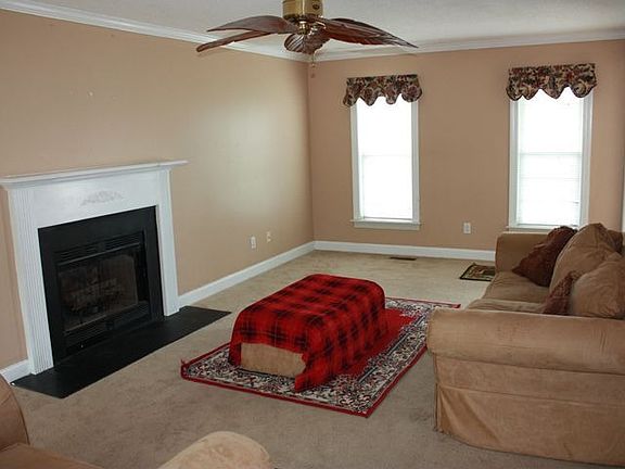 3rd image of 3419 Redstone Ct