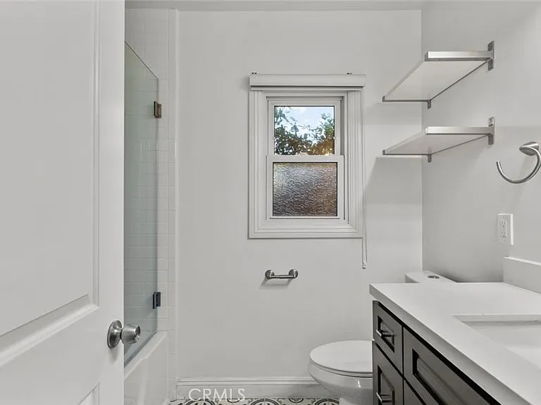 3131 Livonia Ave — Photo 19