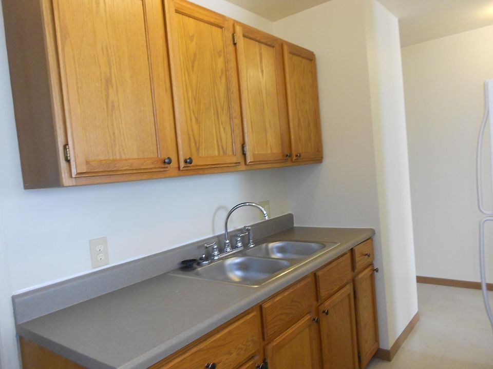 2nd image of 3133 Clay Ave