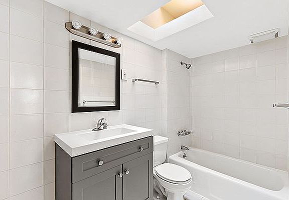 5th image of 331 W 88th St #9