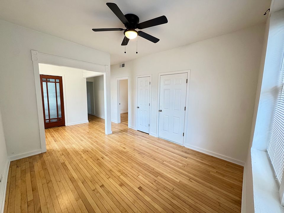 Living & dining room - angle 2