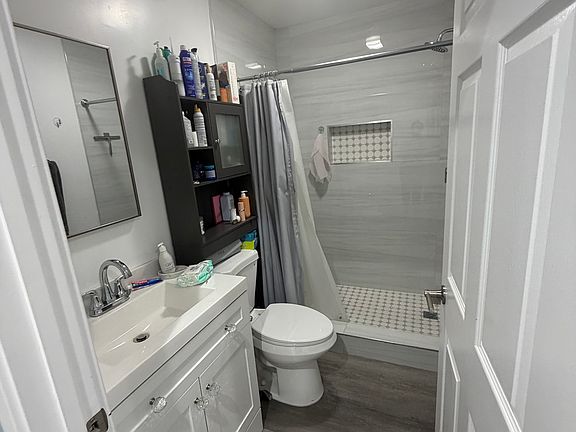 4th image of 2145 E Nord St