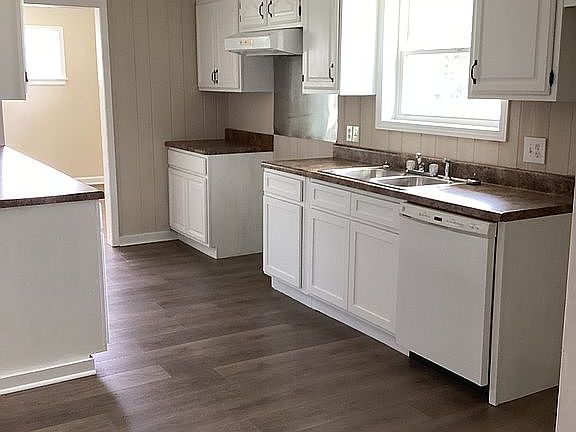5th image of 421 Court St