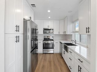 2375 Elden Ave APT C1, Costa Mesa, CA 92627