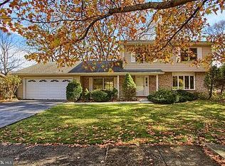 522 Lamp Post Ln, Camp Hill, PA 17011