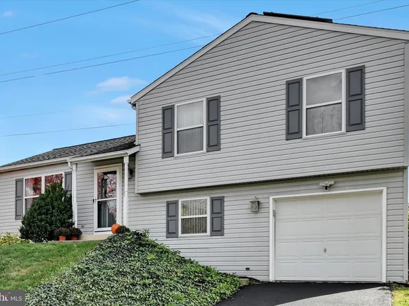 3 Fawnwood Dr, Lebanon, PA 17046