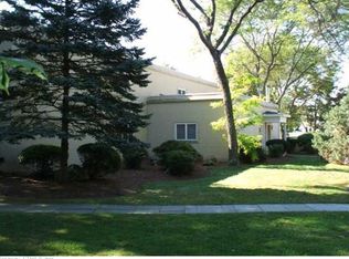 31 Charles St, Milford, CT 06460