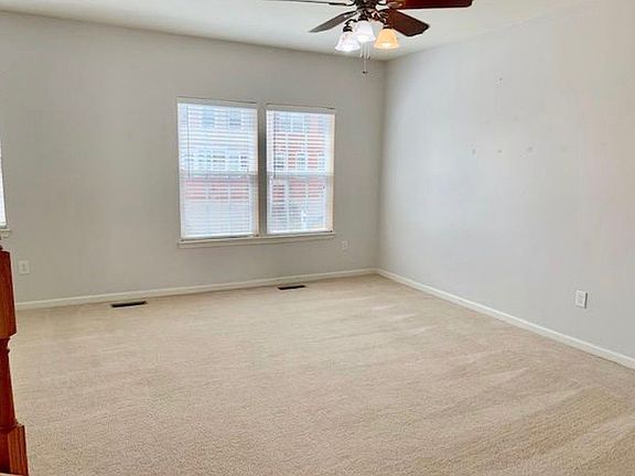 3rd image of 7275 Mockingbird Cir