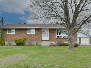 22 Creek St, Whitewater Region, ON K0J 2L0