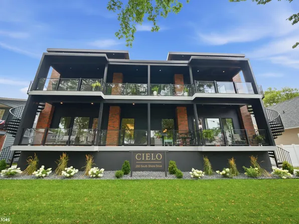 200 S Shore Dr #101, Clear Lake, IA 50428