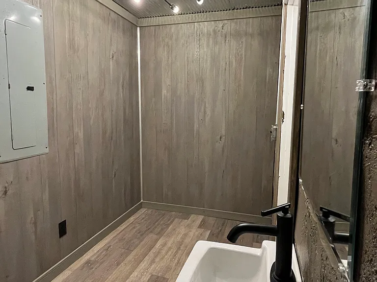 6140 N College Ave — Photo 24