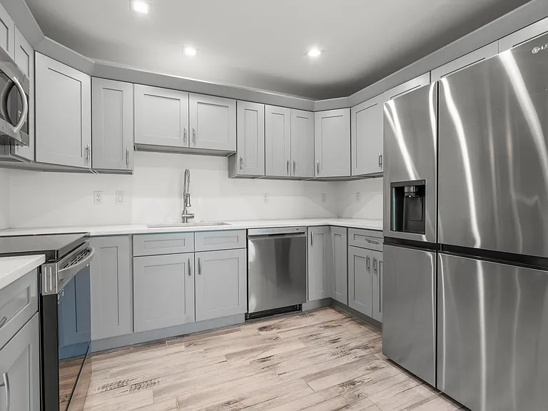 245 E Main St #1 — Photo 26
