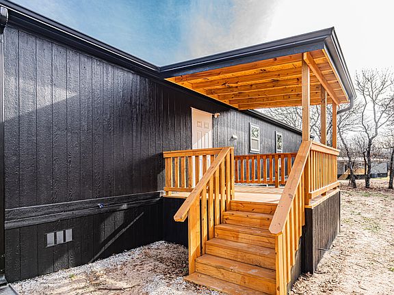 4th image of 300 Huddleston Rd