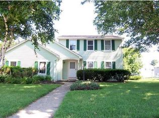 21 Woodsmeadow Ln, Rochester, NY 14623