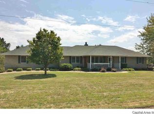 830 E Meyer St, Knoxville, IL 61448