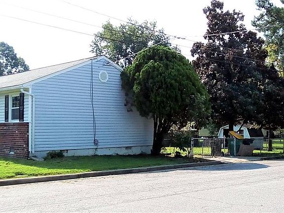 3rd image of 2210 Jackson St