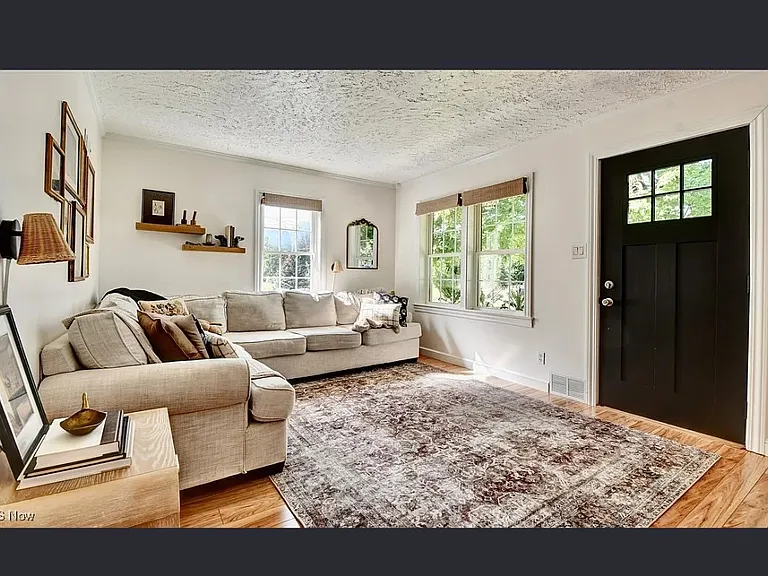 3433 Fredericksburg Rd — Photo 2