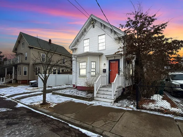 6 Nichols St, Lynn, MA 01902