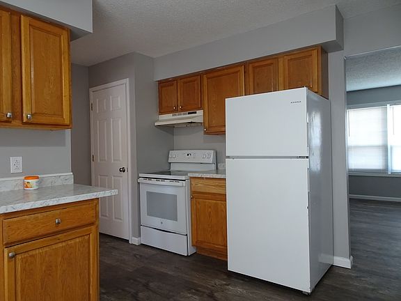 4th image of 1705 W 55th St