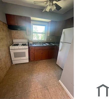 3rd image of 69 Bedford St Floor 2
