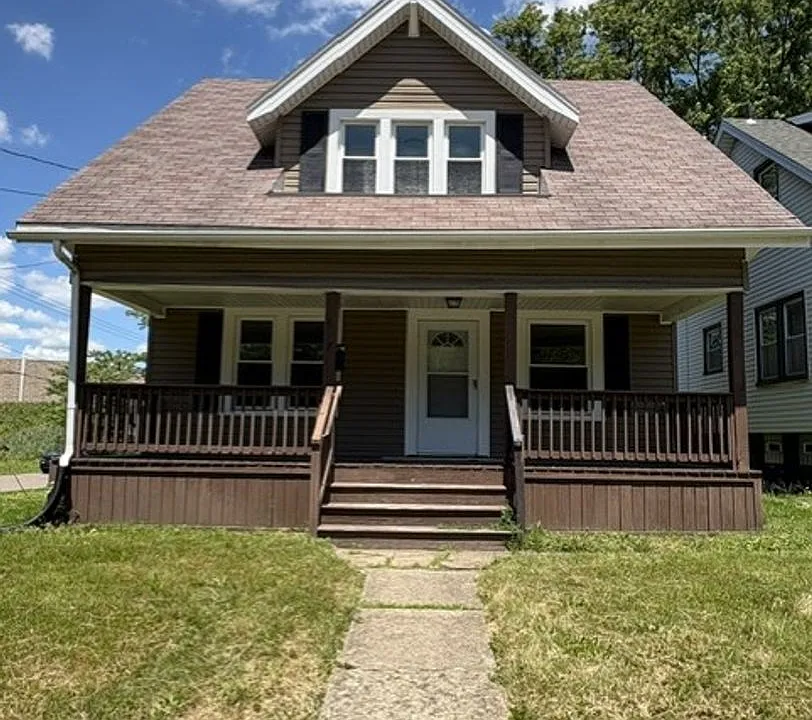 857 5th Ave