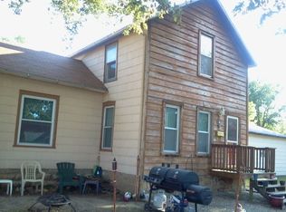 909 W 4th St, Wamego, KS 66547