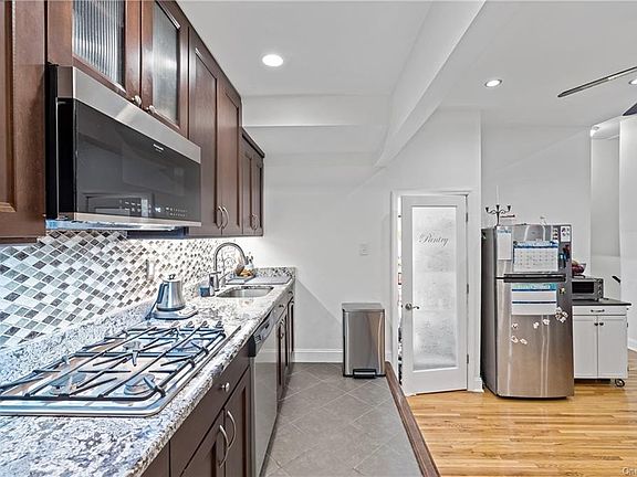 5th image of 673 Pelham Rd APT E16