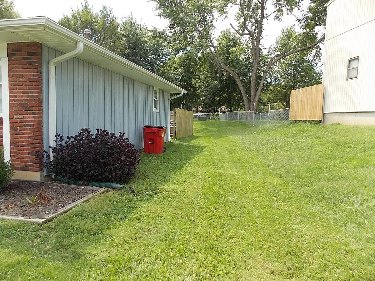 3 bed, 1500 sqft, $1,200 — Photo 3
