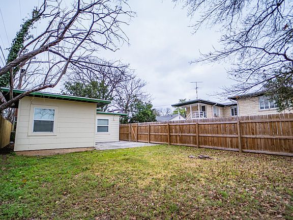 2nd image of 130 E Norwood Ct #3