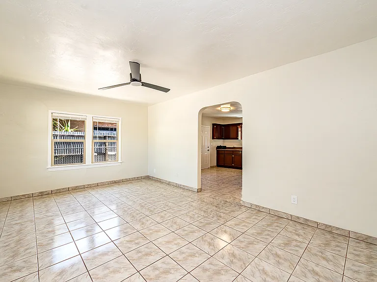 115 S Palomas Ave — Photo 8