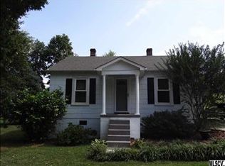 1110 15th Street Dr NE, Hickory, NC 28601