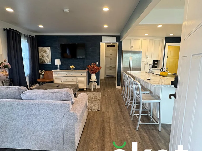 1269 W 500 S — Photo 2