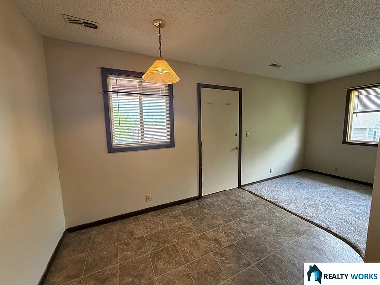 617 S 19th St — Photo 2