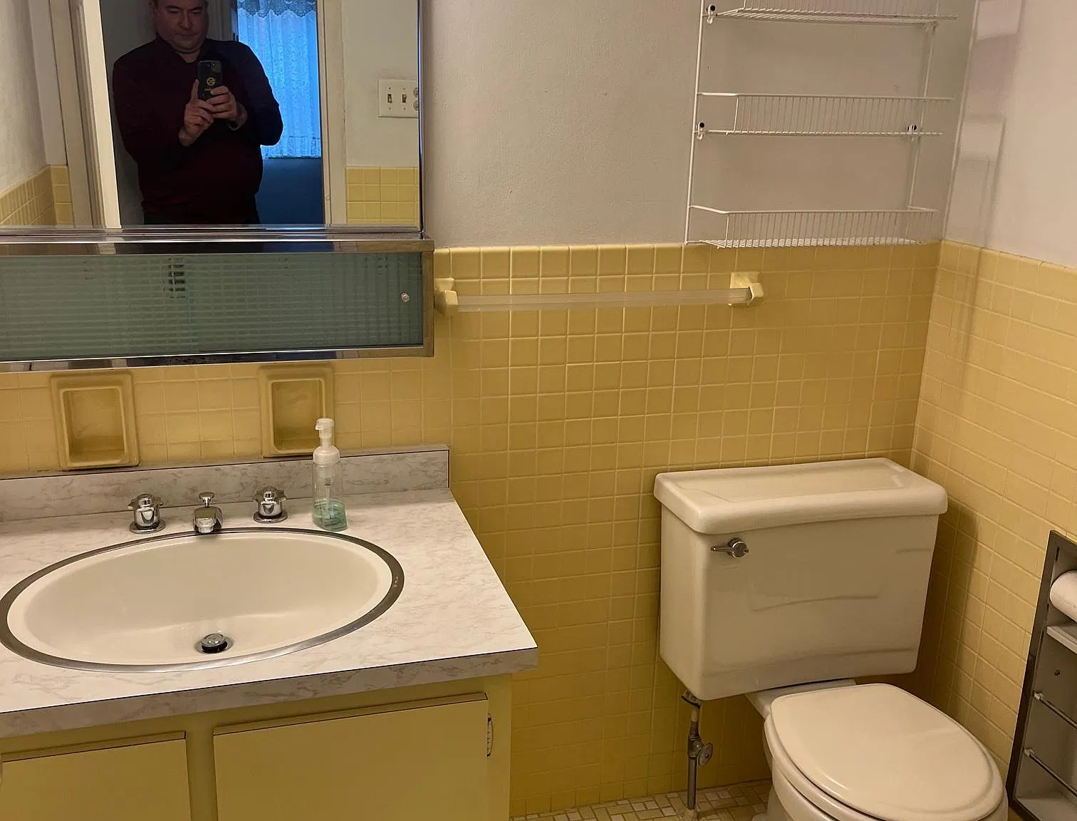 850 College Ave — Photo 2