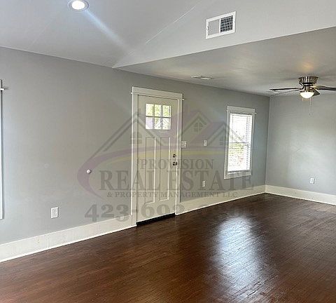 4th image of 860A Harle Ave NW