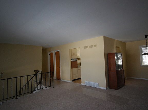 4th image of 637 Columbine Ave