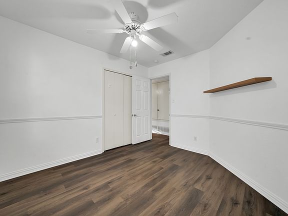 4th image of 139 Kingsbridge Dr
