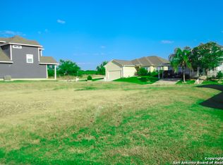 193 Lark Hill Rd, Floresville, TX 78114