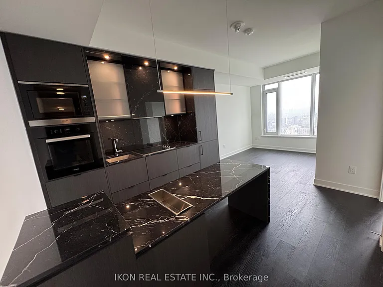 11 Yorkville Ave #4001 — Photo 10