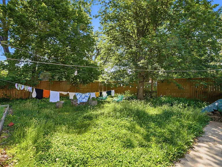 321 McLean St — Photo 45
