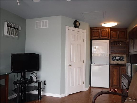 5th image of 4009 Lark Dr