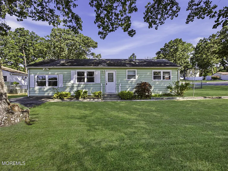 328 Aldrich Rd — Photo 2