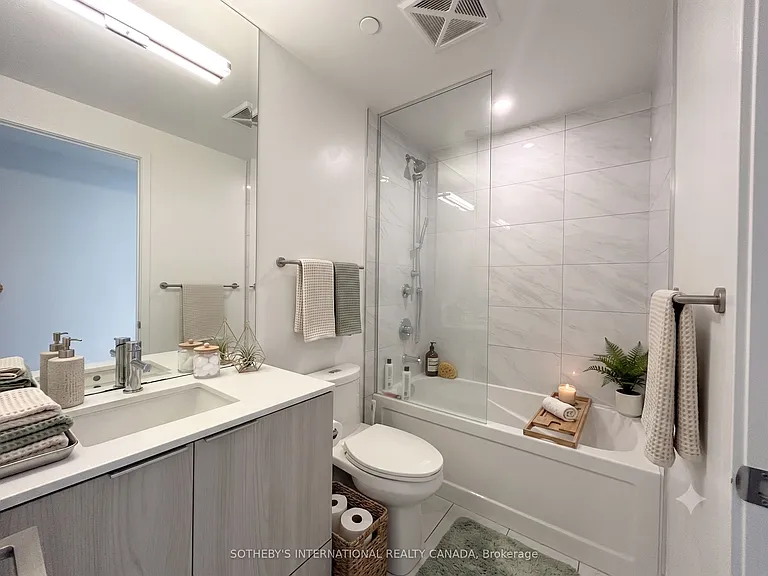 15 Queens Quay E #607 — Photo 10