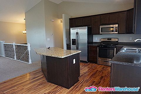 3rd image of 6454 Mason Ave NE