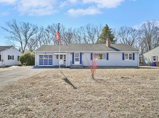 51 Stevens St, Windsor Locks, CT 06096