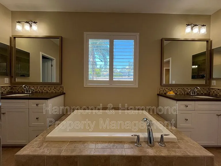 11395 Beechnut St — Photo 39