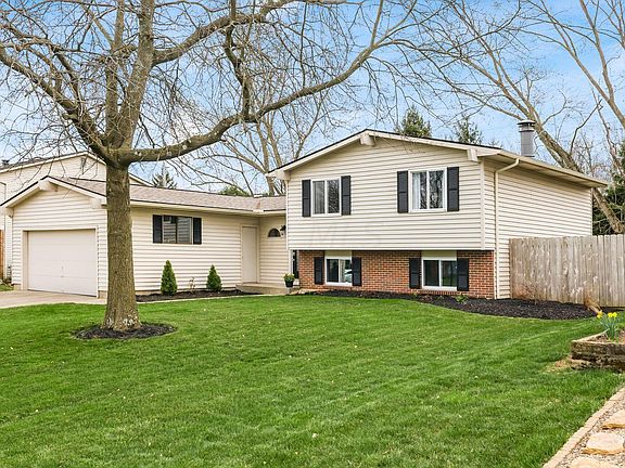 3rd image of 1119 Belle Meade Pl