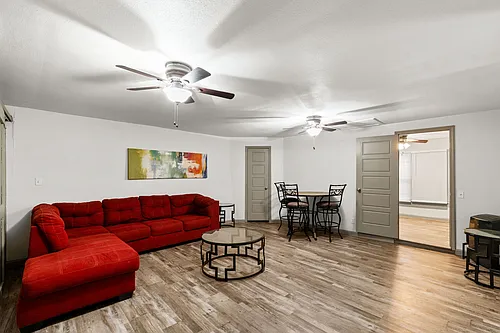 3106 N Zarzamora St Photo 1