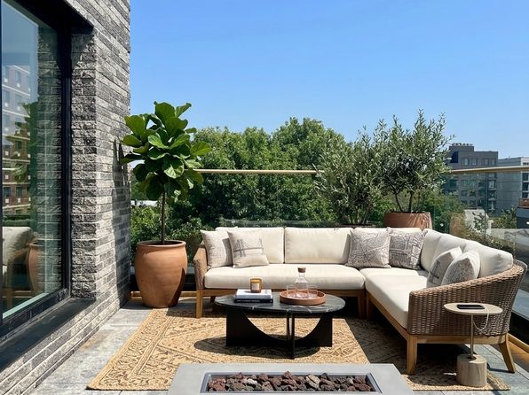 2366 Bedford Ave #688