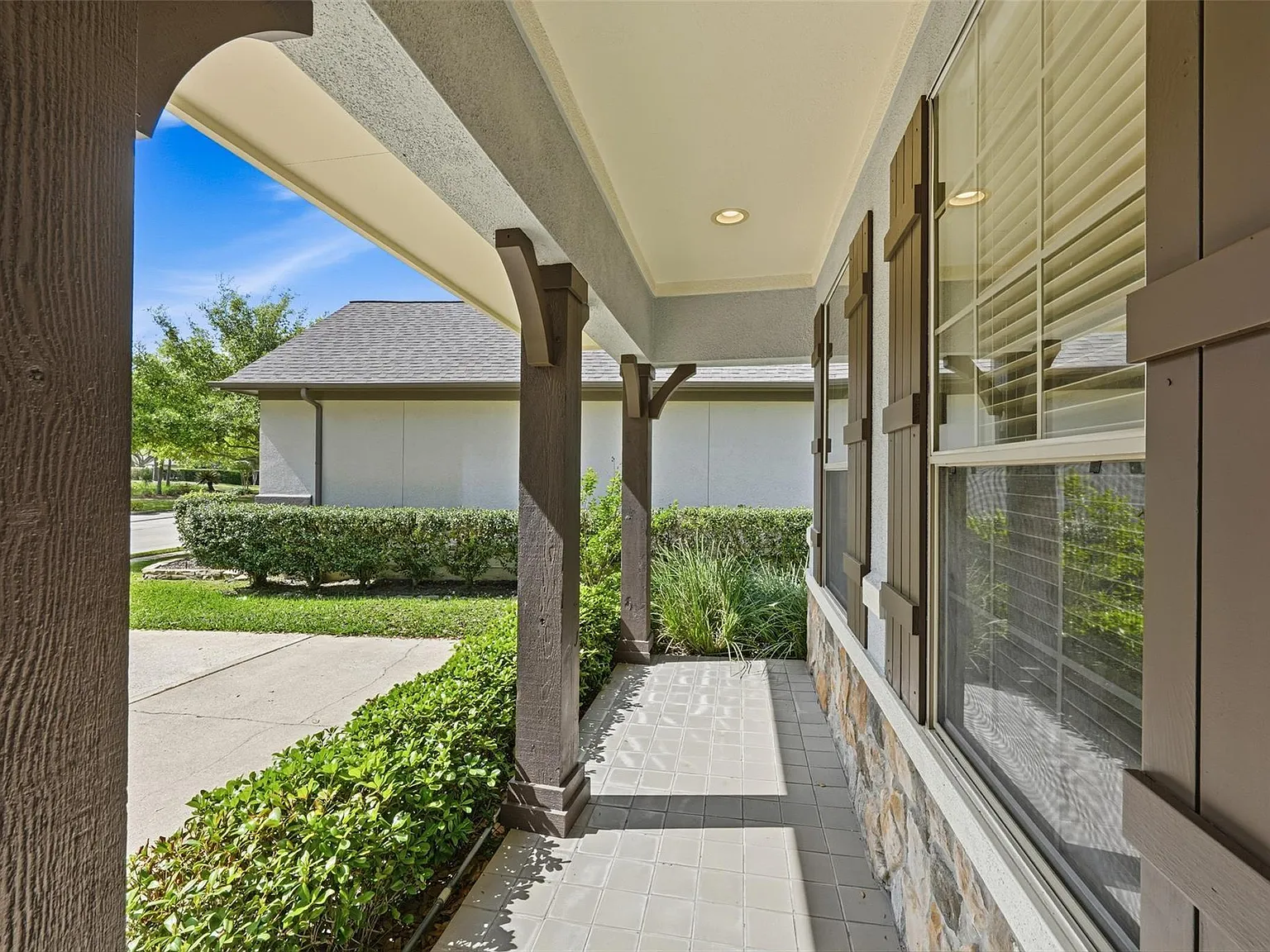 3 bed, 3.0 bath, 2727 sqft, $3,400 — Photo 4